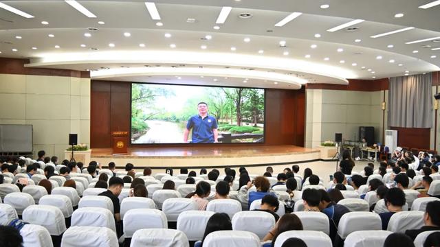 潍坊恒德实验学校2026届毕业典礼｜以少年意气赴万里山海