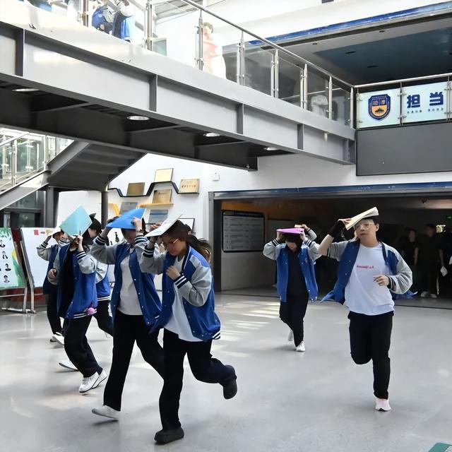 5・12 防震应急演练，护航师生安全成长