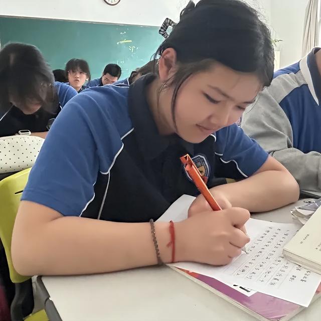 笔尖少年，墨韵芳华 | 高一年级书法比赛作品展示