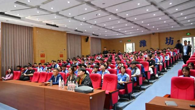 与法同行，护航青春 | 我校高二年级法治专题讲座圆满举行