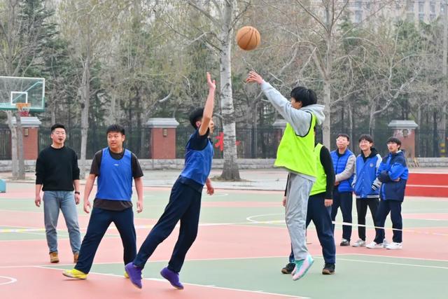 球场少年，锋芒尽显 | 恒德高二年级篮球赛盛况回顾