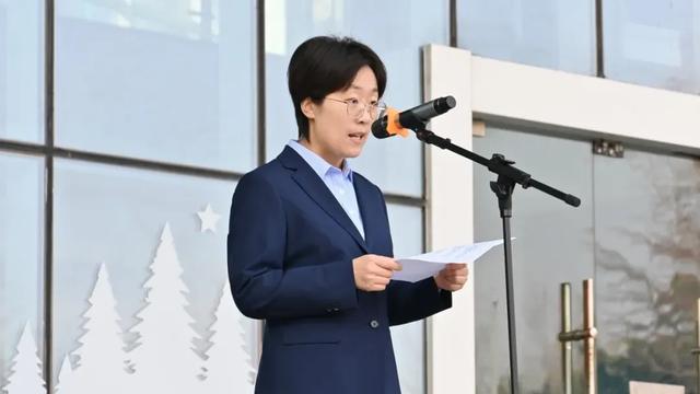 国旗下演讲 | 以书为友，向阳生长