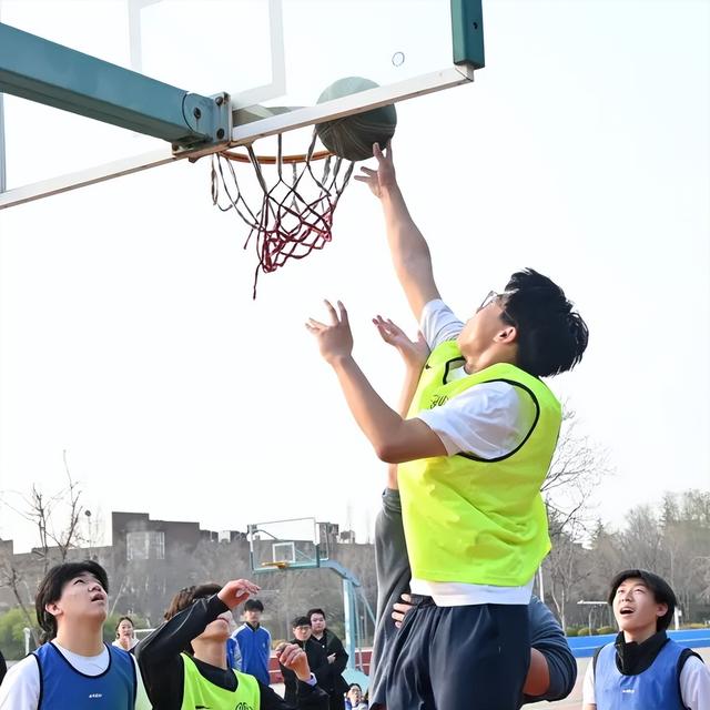球场少年，锋芒尽显 | 恒德高二年级篮球赛盛况回顾