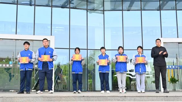 来恒德，要发光 | 恒德三月份“校园之星”