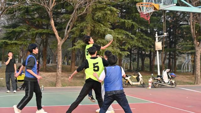 球场少年，锋芒尽显 | 恒德高二年级篮球赛盛况回顾