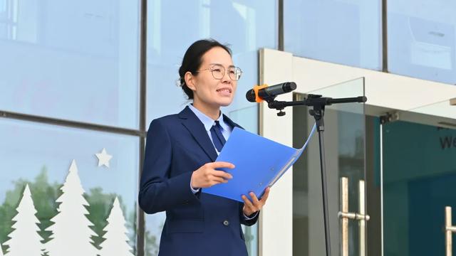 国旗下演讲 | 坚定理想，绽青春担当