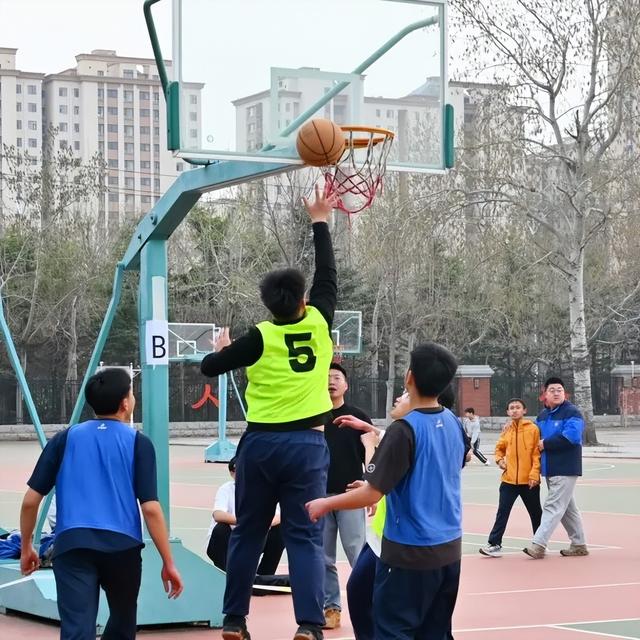 球场少年，锋芒尽显 | 恒德高二年级篮球赛盛况回顾