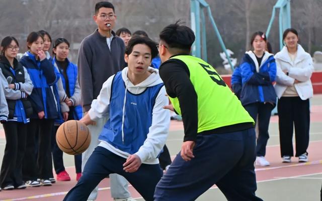球场少年，锋芒尽显 | 恒德高二年级篮球赛盛况回顾