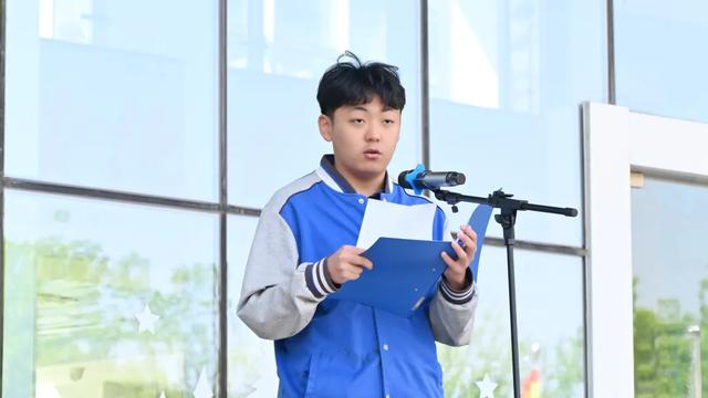 国旗下演讲 | 以书为友，向阳生长