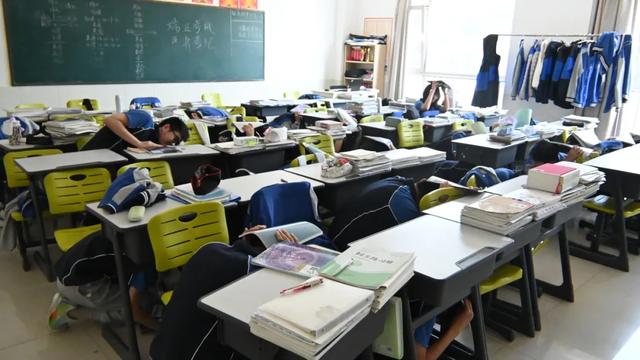 5・12 防震应急演练，护航师生安全成长