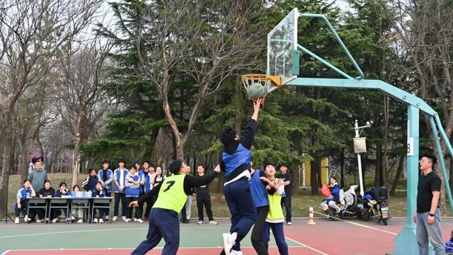 球场少年，锋芒尽显 | 恒德高二年级篮球赛盛况回顾